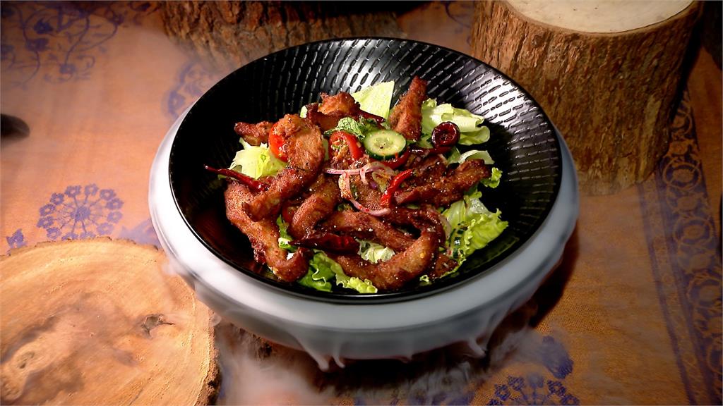 泰國菜創意上桌！　松阪豬沙拉「加這一味」增添口感