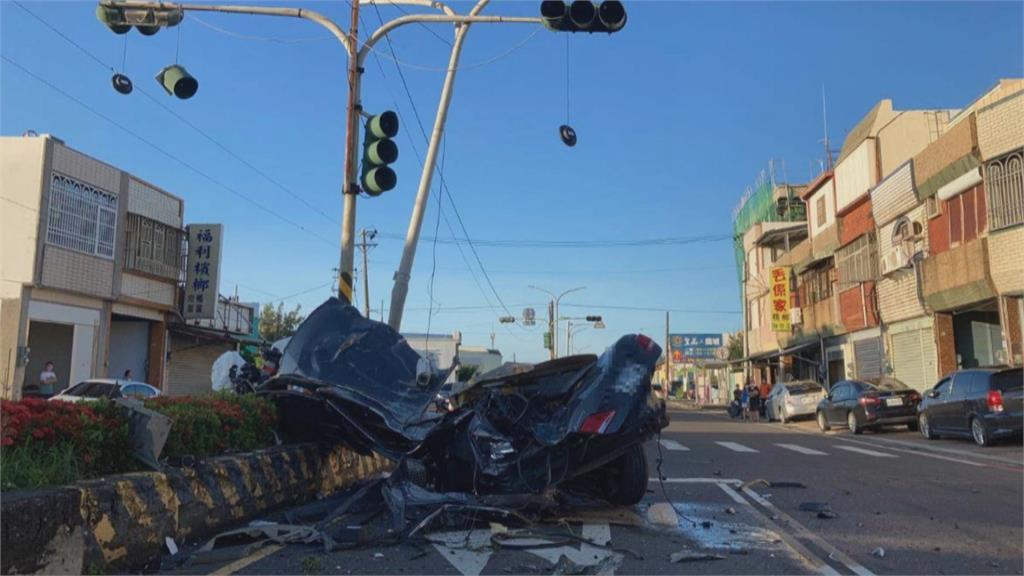 墾丁酒駕飆撞分隔島「車身斷兩截」　2人遭拋飛1死1命危