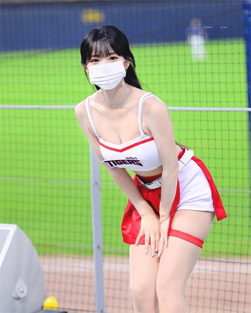 南韓超甜女神李多慧加盟樂天!網翻出「比基尼濕身照」辣度破表