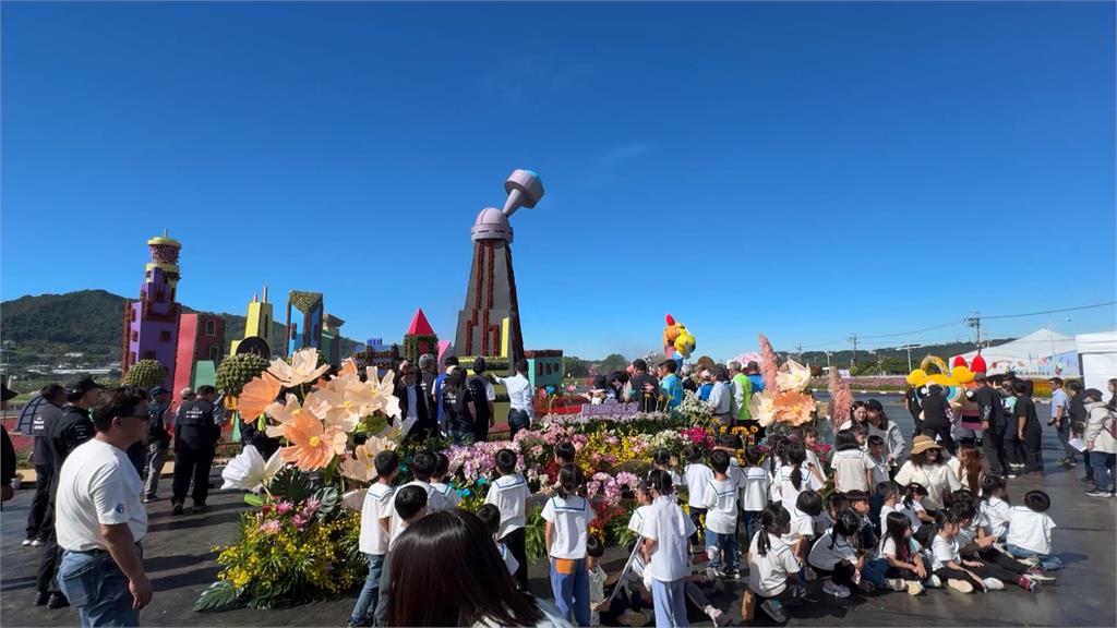 新社花海暨台中花毯節11/8登場 「飛天小女警」亮相