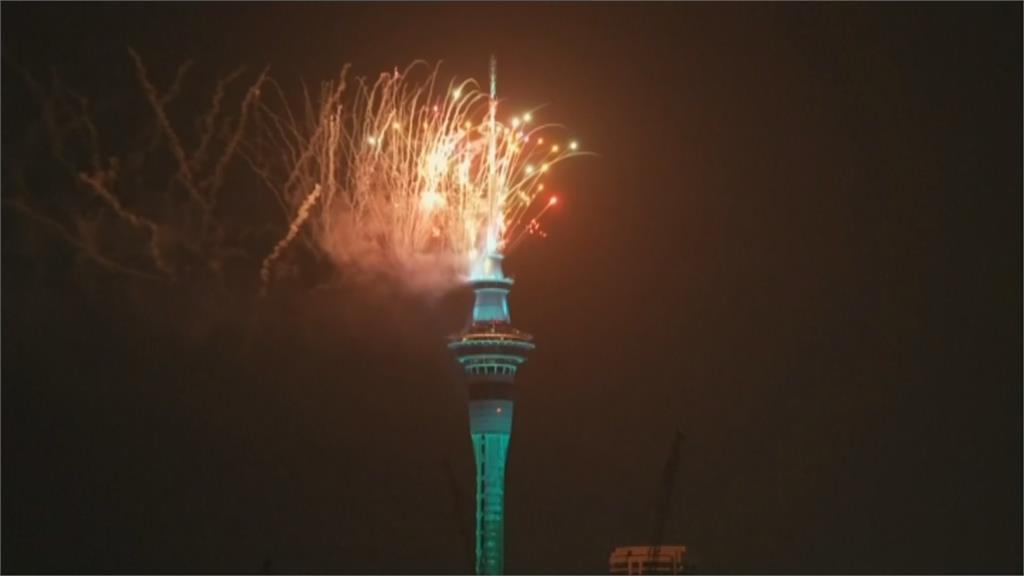 全球最早跨年煙火　紐西蘭天空塔率先迎接2024