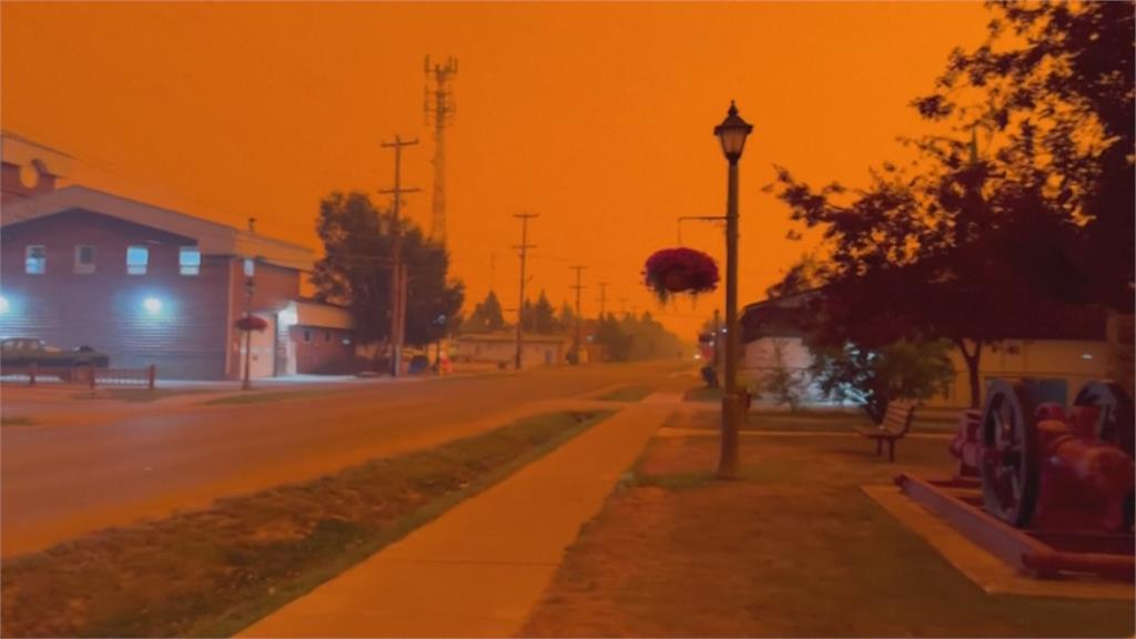 加拿大西北領地爆森林野火　百人小鎮遭燒毀