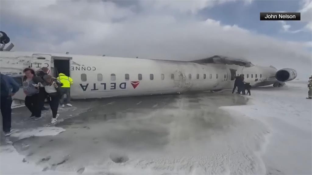 美客機降落險撞私人機! 他「沒授權亂闖」還聽錯塔台指示