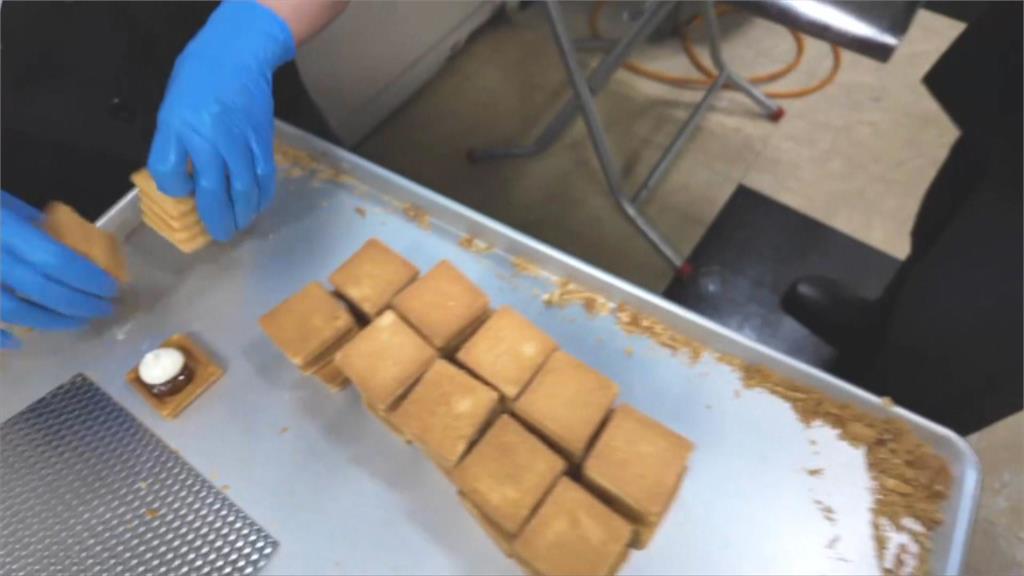 揭密! 夾心餅乾日產量近4萬片 糕餅業二代低潮創業