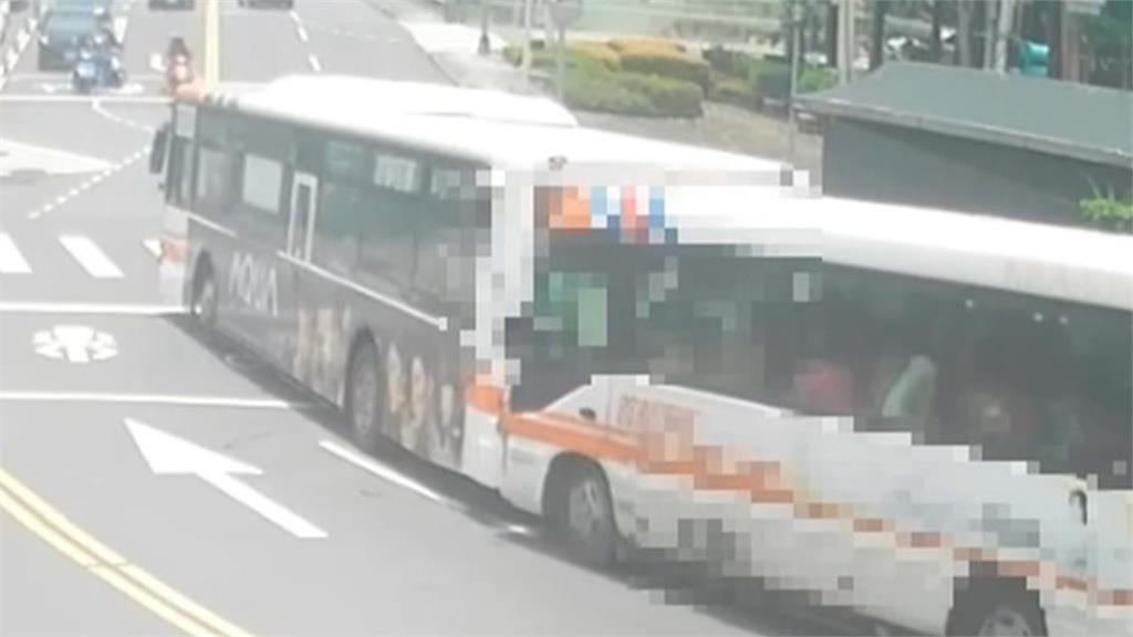陽明山公車追撞八人受傷　３外籍遊客送醫幸無礙