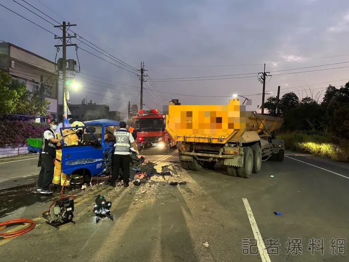 快新聞/高雄岡山死亡車禍! 砂石車違規跨越雙黃線對撞小貨車駕駛身亡
