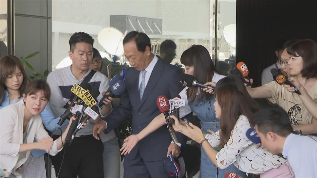 紫南宮出現郭台銘紅包　民眾驚呼：要選總統了？