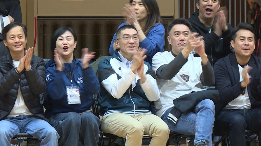 力挺基隆籃球! 黑鳶籃球隊主場首戰 謝國樑現身開球