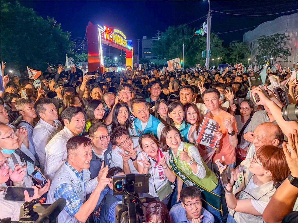 黃世杰合體沈伯洋如虎添翼 桃園湧現2014翻轉氛圍