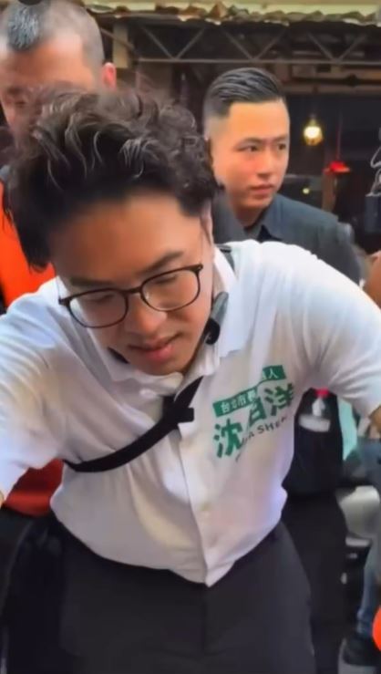 沈伯洋掃街手劃傷流血又體力透支 吳思瑤下強制休息令