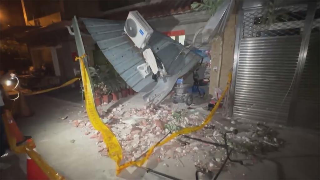 台中社區大樓13樓外牆崩落　砸毀民宅鐵皮毀損幸無傷亡