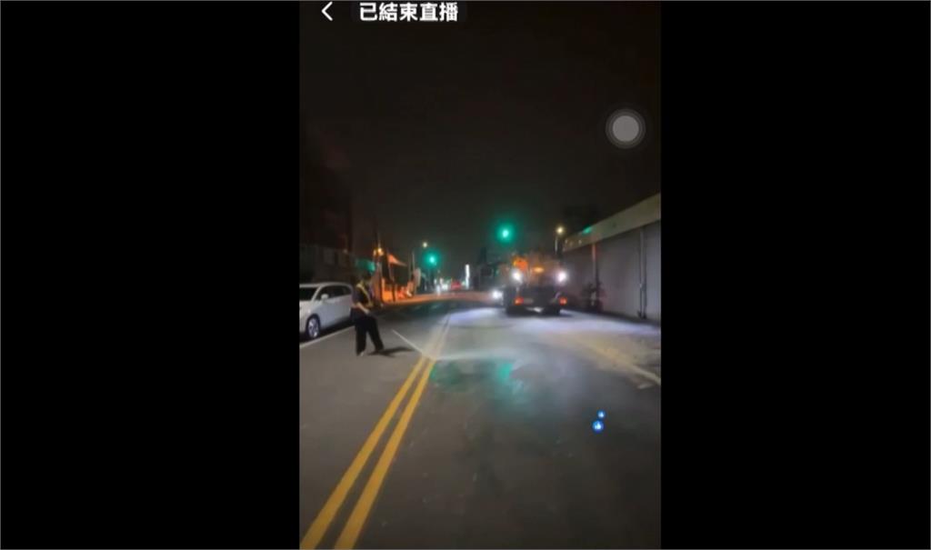真「豆腐渣」路面害騎士摔車 警調監視器揪肇事貨車