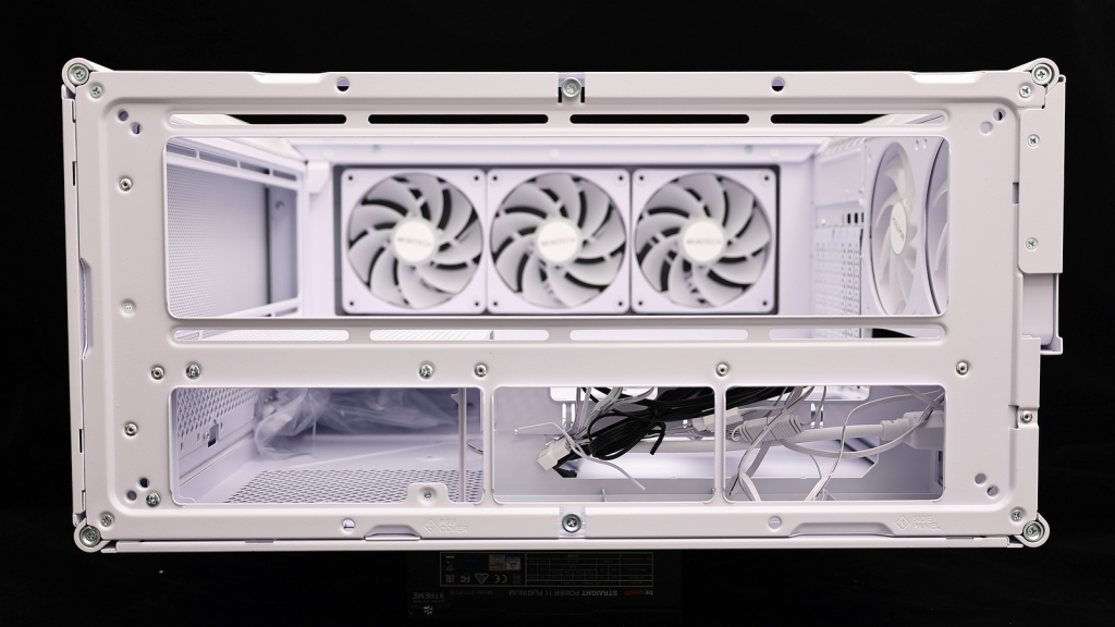 MONTECH 翻轉選擇 HS01 Pro 支援 BTF 背插式主機板的玻璃側透機殼