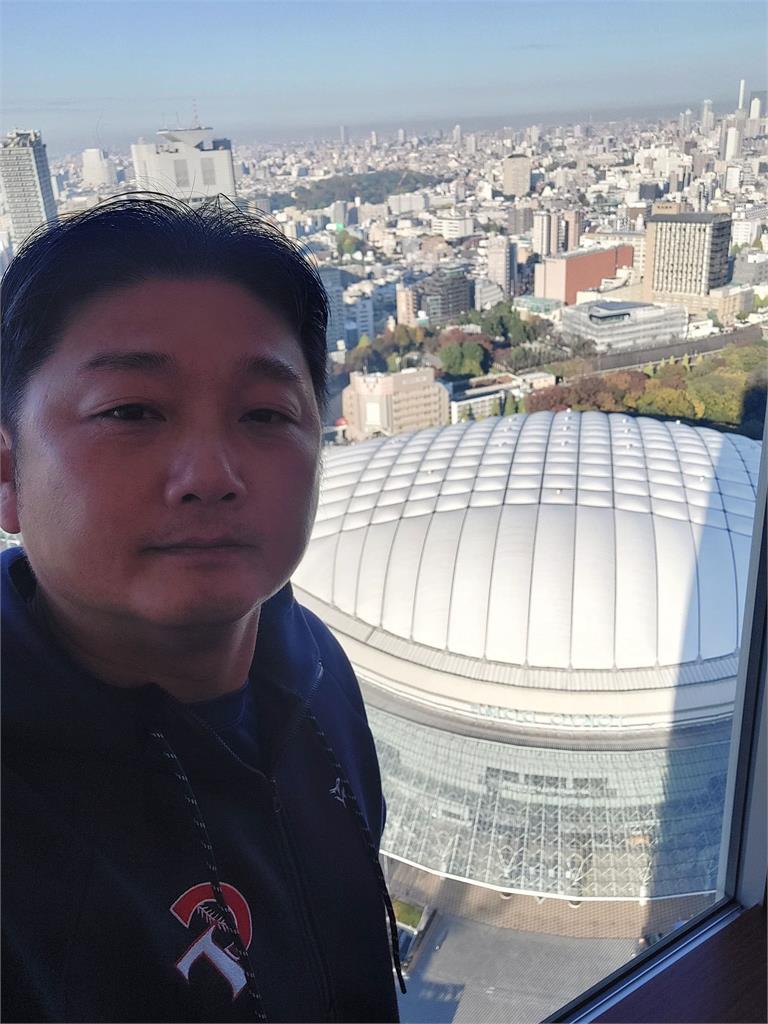 12強賽/台灣奪冠「婉拒大會噴香檳」!曾豪駒親曝「超暖原因」逼哭網:愛慘了