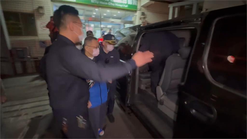 柯爸病情急轉直下傳病危!22晚間8:40現身新竹台大探視