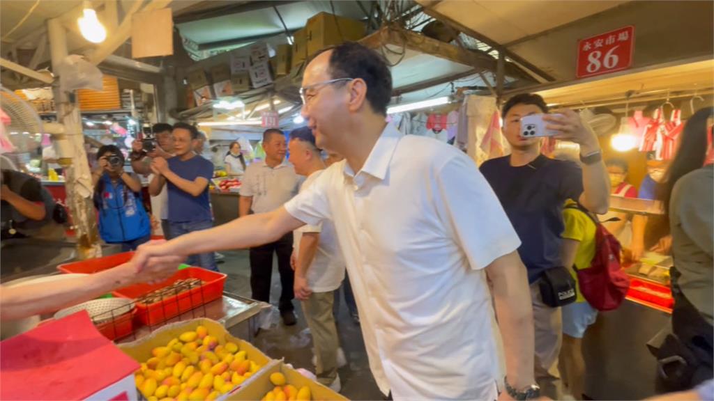 尷尬!朱立倫永和宣傳「反罷免」 民眾:這幾年你第一次來