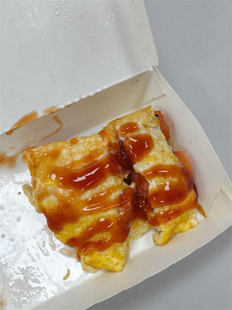 妹子北漂點「熱狗蛋」嚇到愣住！掀一票南部人點頭狂嘆：不可思議