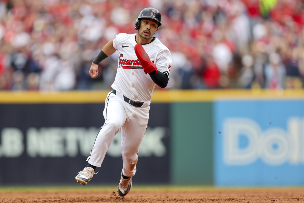 MLB/快退休的球員還能得獎!38歲的雙城一壘手山塔那 生涯首度拿下金手套獎