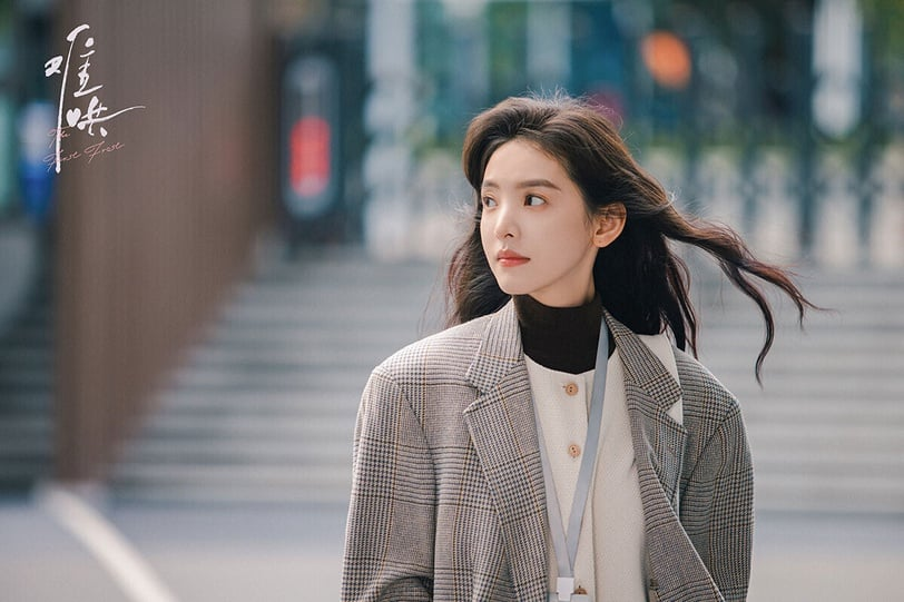 《難哄》章若楠「初戀系捲髮」推薦!蓬鬆捲度髮量豐盈、不厚重 這款修飾臉型效果高