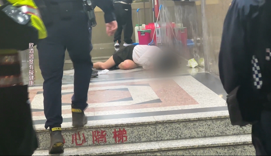 敬酒釀糾紛! 台中警噴辣椒水壓制 醉女加入槓警也被逮