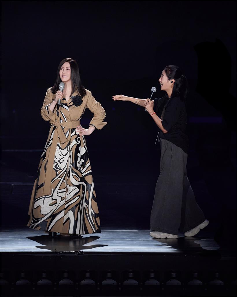 大咖玉女罹癌開刀1年「改當遞水小妹」！江蕙演唱會當場嚇爛：妳怎麼會來