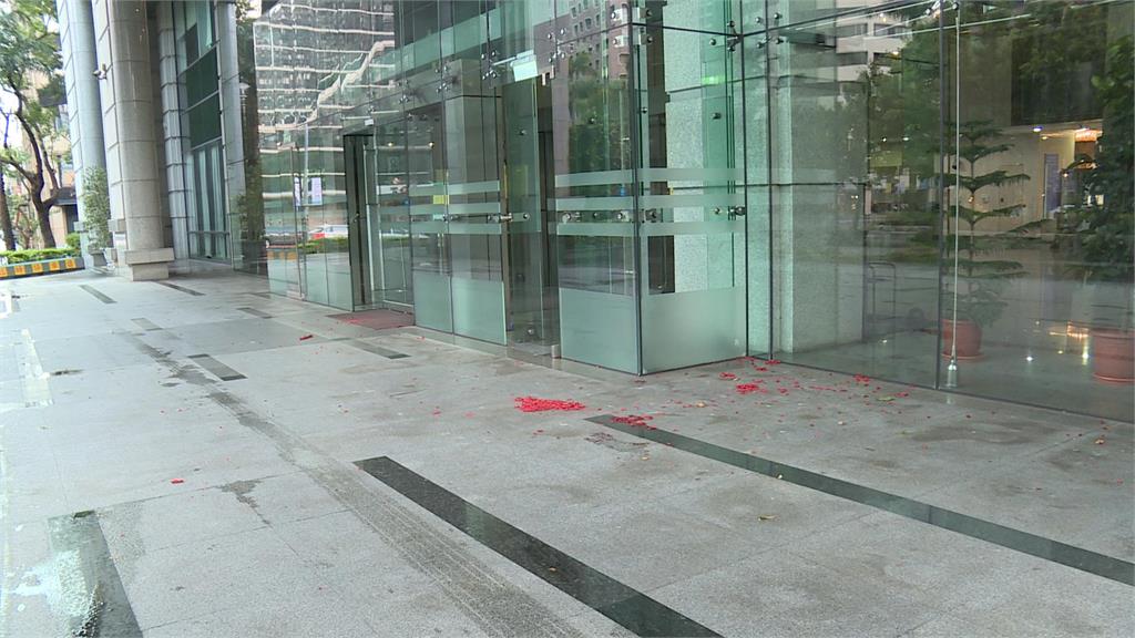 交通部大門突被放炮 警已鎖定女嫌犯 調查背後動機