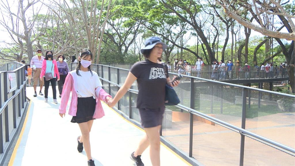 飯店攜手衛武營推親子主題房　「花露露」人偶超吸睛