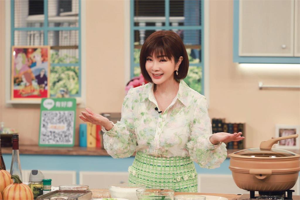 「4款陳美鳳」驚喜同框!她自嘲「沒裝扮」網不信:一樣美炸了