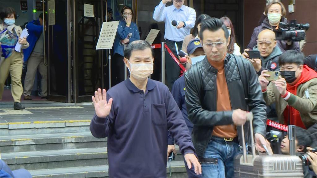 彭振聲500萬交保…律師秒帶「一皮箱現金」!衝北院才知「無法離開」原因曝
