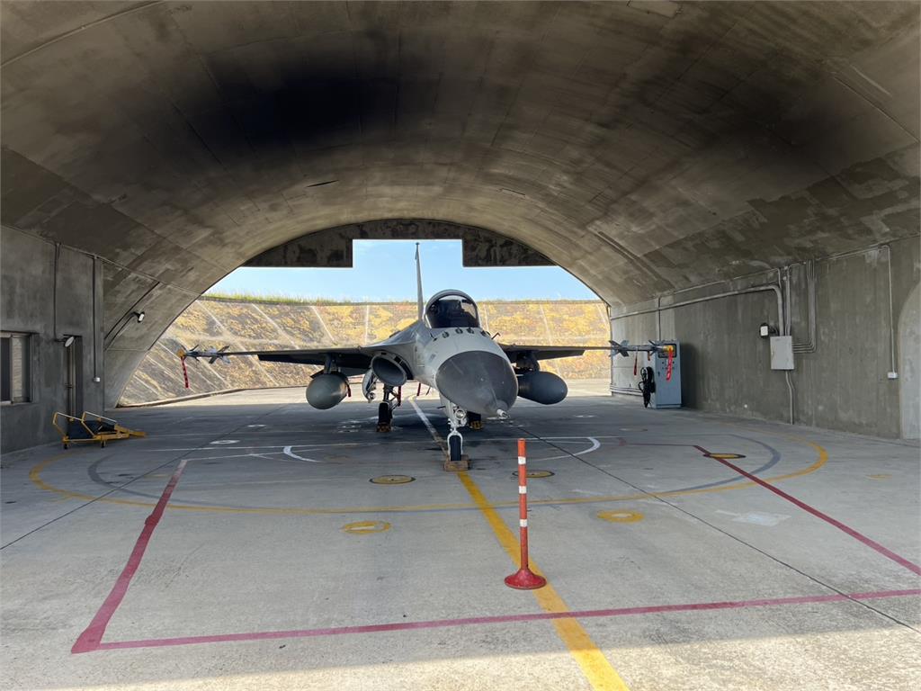 清泉崗基地士官長遭捲入IDF身亡!他疑惑「進氣口這麼大?」退役空軍解惑了