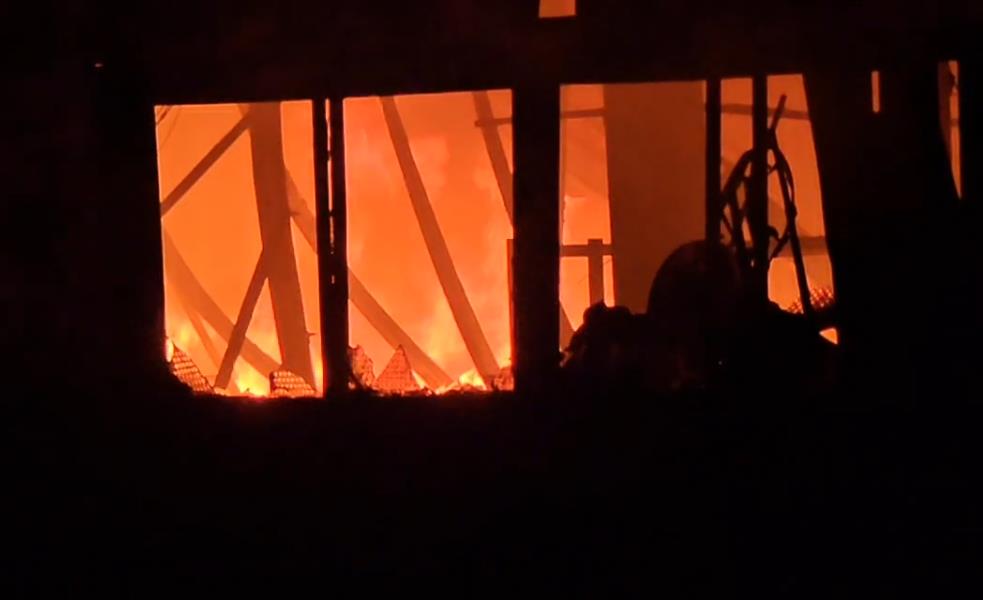 快新聞／工廠變成地獄！宜蘭鋁窗廠驚傳大火燃燒　老闆吃飯回來上百萬飛了