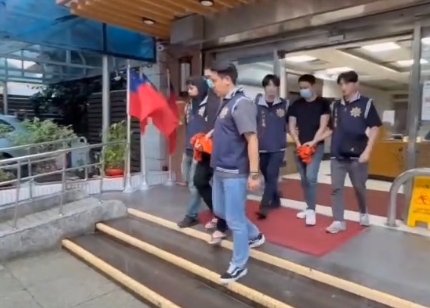 感情糾紛！女當街遭搶還被毆　嫌犯替友報復脫序變搶劫