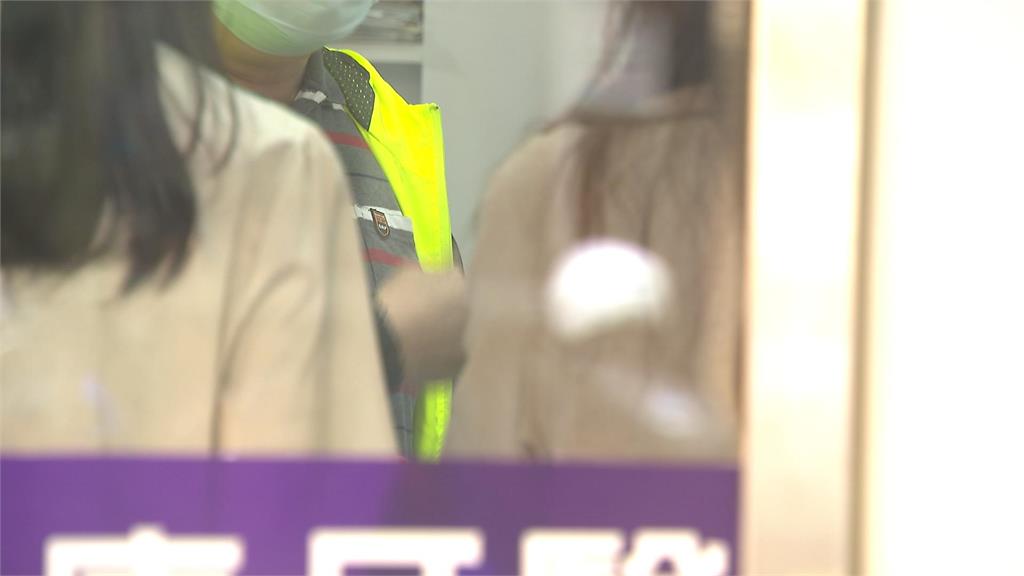 「陶瓷牙套」才剛裝就問題百出 患者保固期回診控遭醫師請離