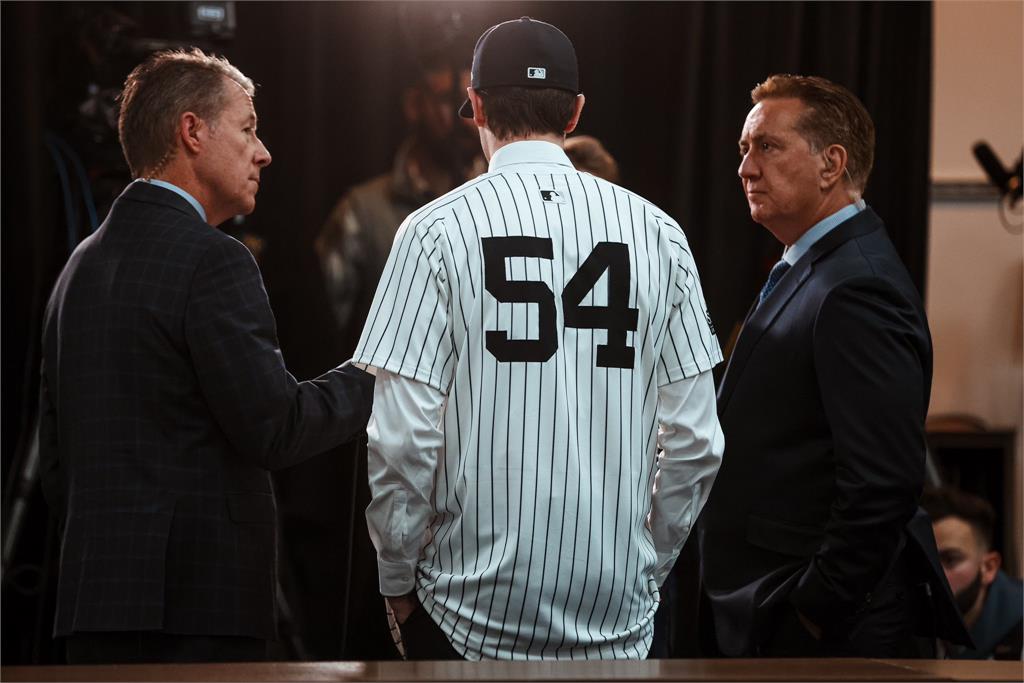 MLB(影)/34歲側投滾地球投手鹹魚翻身 洋基牛棚缺左投有機會再簽回