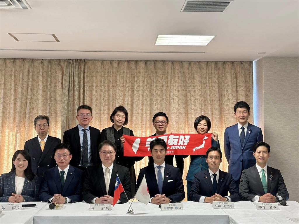 林右昌率團訪日 與自民黨友人熱議12強賽事
