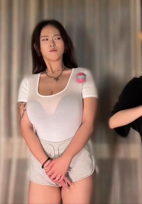 達人秀超狂劍玉技術!「身旁女助理」1反應讓網歪樓:球在哪?