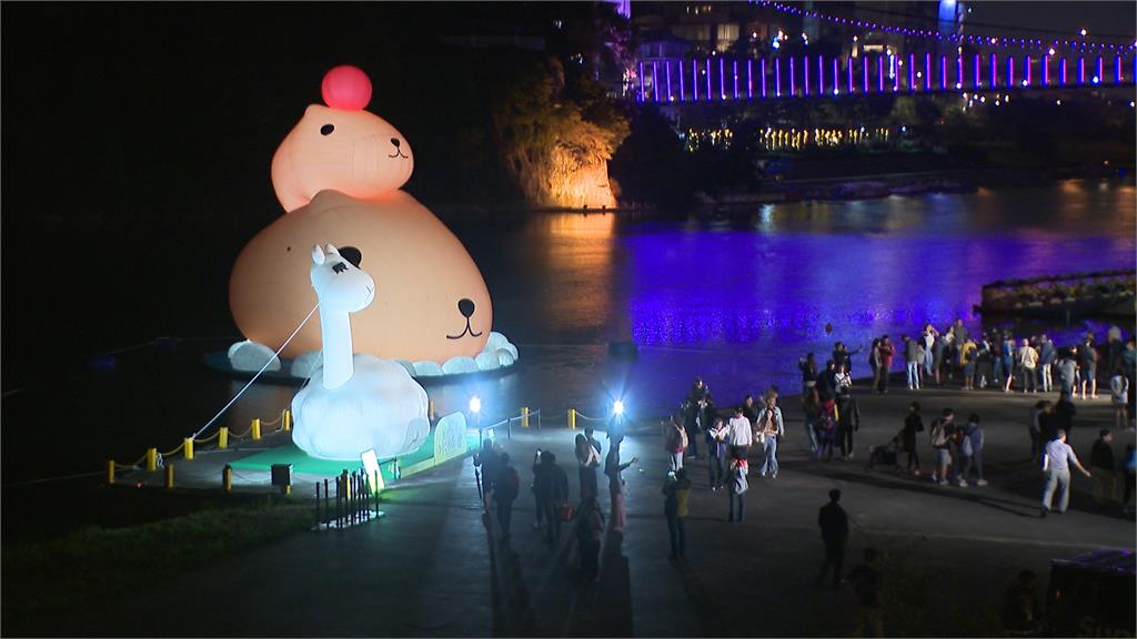 可愛爆擊! 12公尺高日本人氣IP「水豚君」萌進碧潭