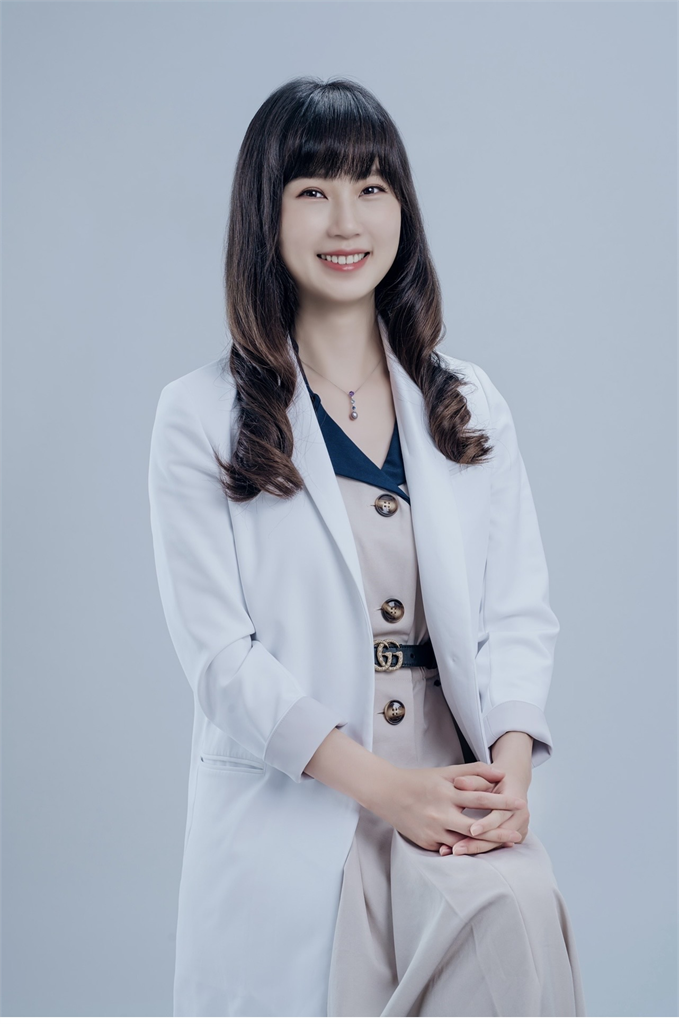 安海瑟薇隱瞞「半盲10年」左眼近乎失明！醫揭早發性白內障6大年輕化警訊