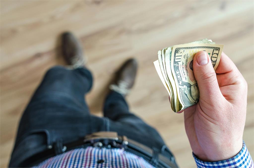 無業大半年稅單還要繳「這金額」!他喊吃土遭網嗆:賺很大