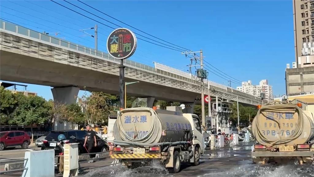 台中大慶、旱溪夜市洗澎澎　百人齊聚進行年終大掃除