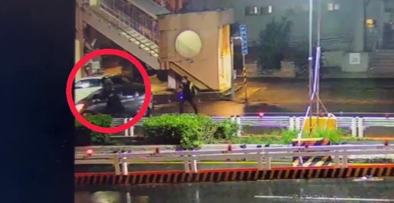 女毒蟲「撞死派出所長」稱很難感到難過！一聽遭判死刑「嚇癱坐椅上」真實反應曝