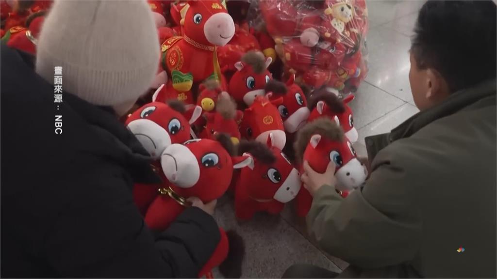 中國「哭哭馬」縫壞意外爆紅　外媒：凸顯經濟低迷、勞工無奈