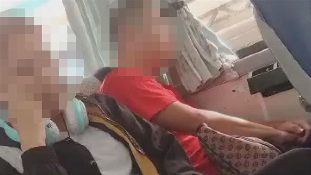 不滿鄰座有人!紅衣男搭客運「對女乘客失控大吼」 司機制止無用秒停車報警
