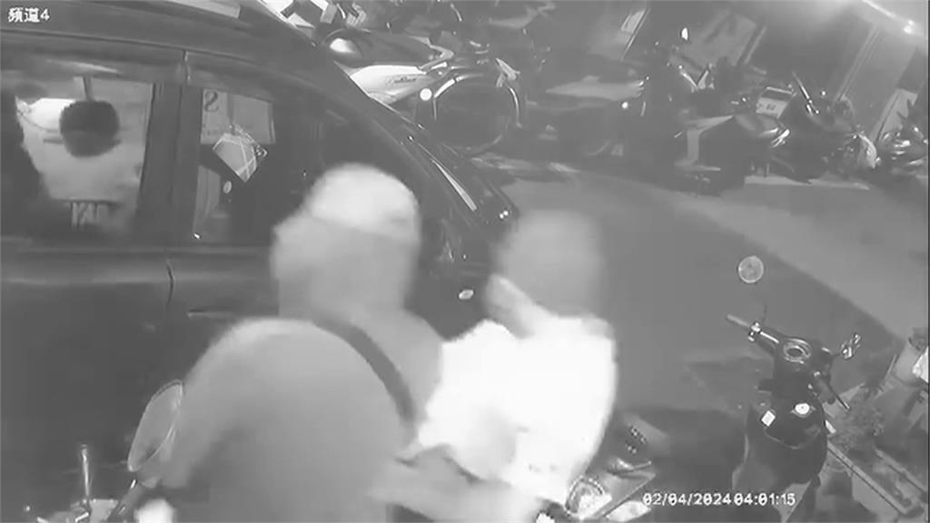 盯上娃娃機店無人看管 賊撬開兌幣機偷走12萬