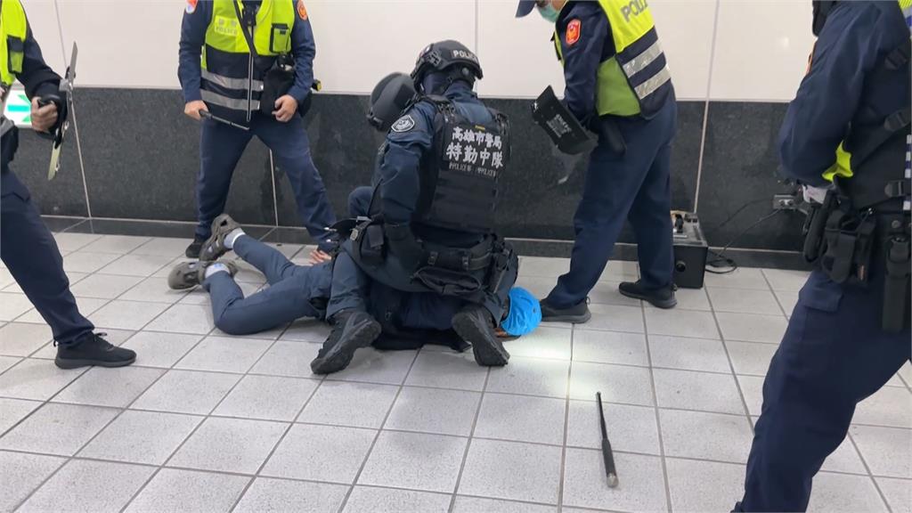 高雄跨年維安提高強度　模擬兵推確保跨年活動安全