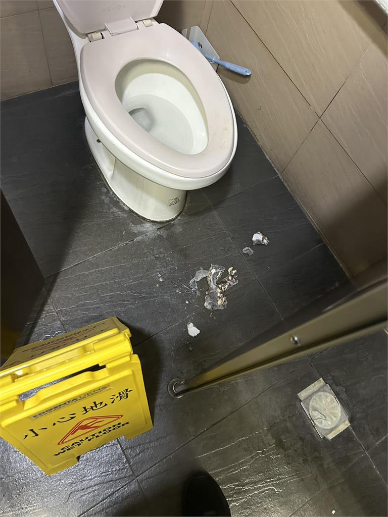 最新/慈濟醫院急診室廁所「擦手紙起火」 警方、院方合力追查縱火犯中