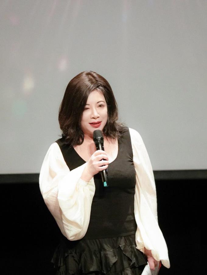 陳文茜險摔倒動不了　愛犬「西西里島」衝出去找人救她半條命