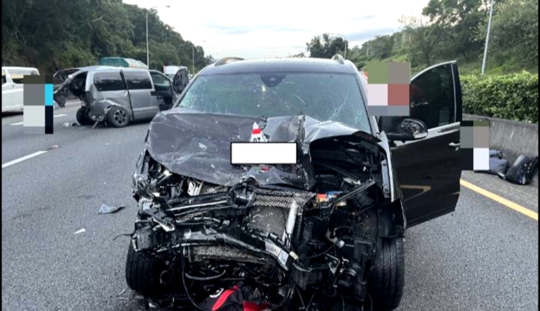 國道離奇車禍! 兩車內線追撞 其中一車乘客竟落跑