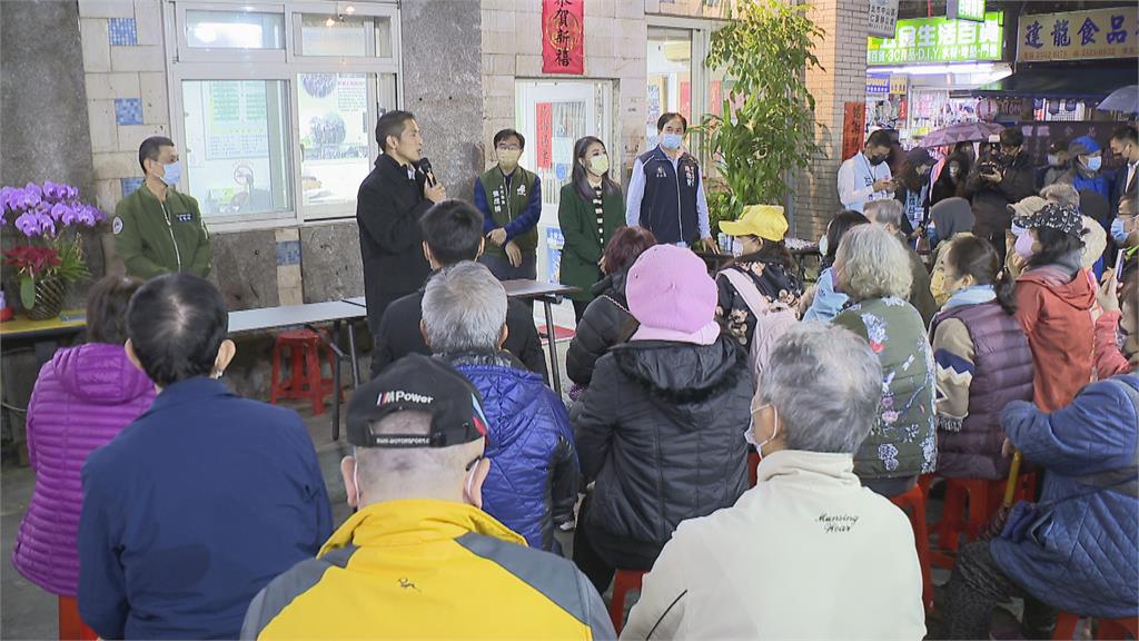 北市立委補選不到一個月 吳怡農晚間開講、支持者寒風中力挺