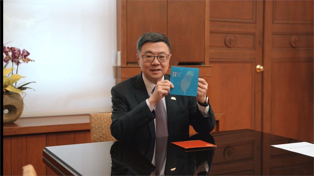 邀政院書法職人寫春聯 卓揆介紹蛇年賀卡藏巧思